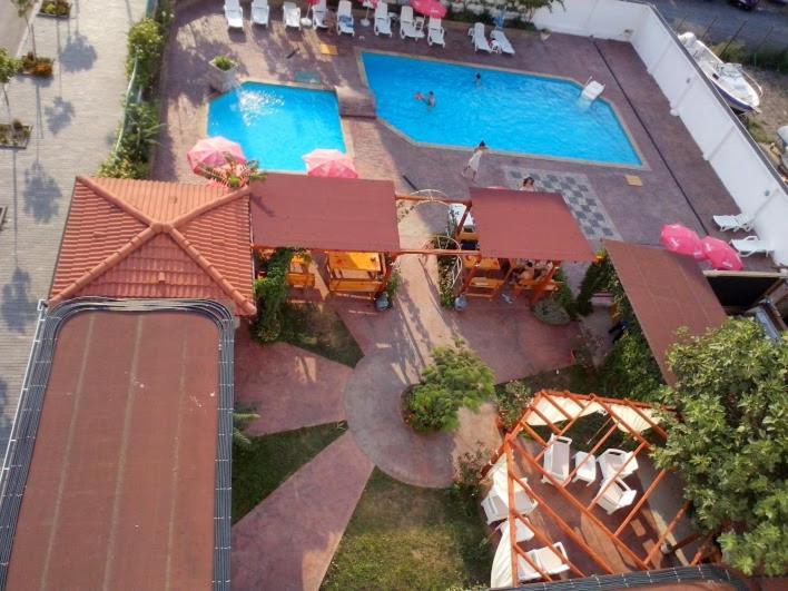Alba Family Club Hotel Primorsko Ngoại thất bức ảnh
