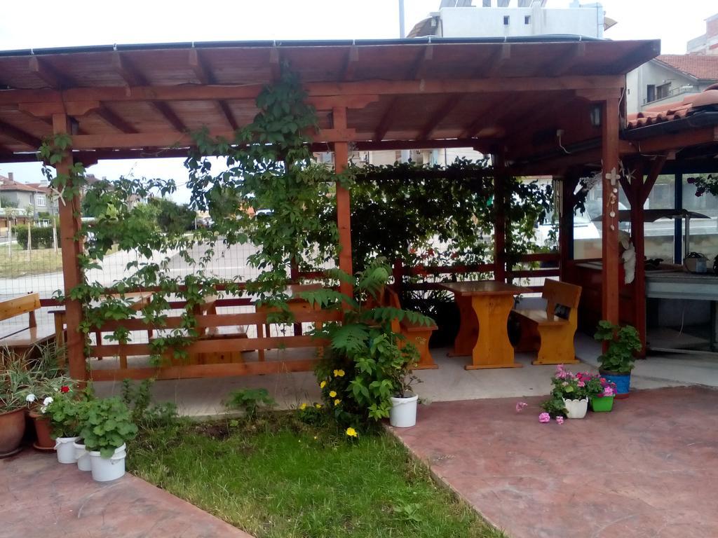 Alba Family Club Hotel Primorsko Ngoại thất bức ảnh