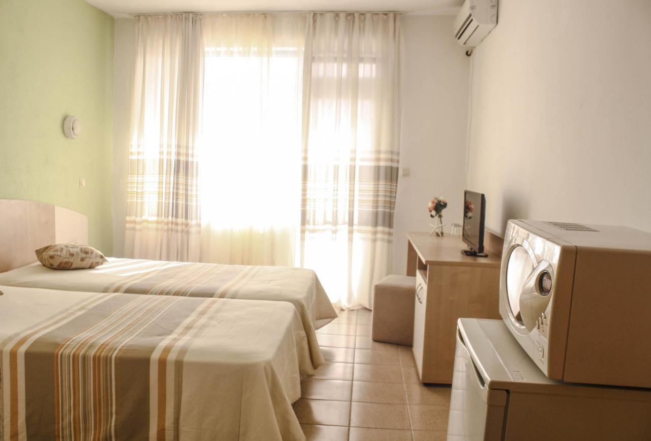 Alba Family Club Hotel Primorsko Ngoại thất bức ảnh