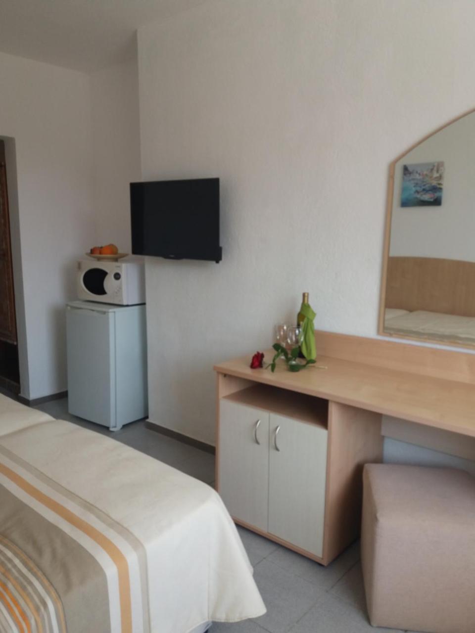 Alba Family Club Hotel Primorsko Ngoại thất bức ảnh