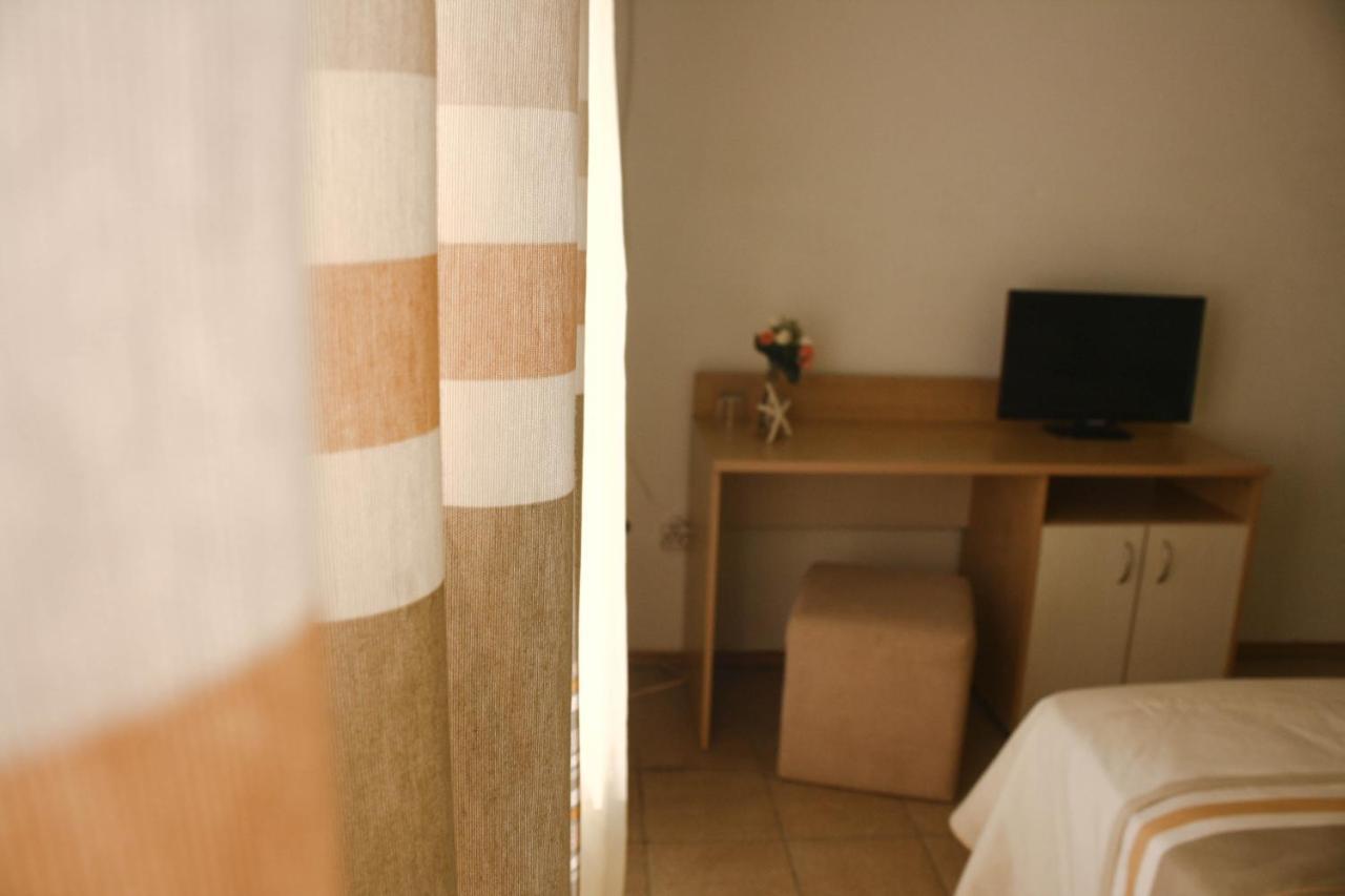 Alba Family Club Hotel Primorsko Ngoại thất bức ảnh