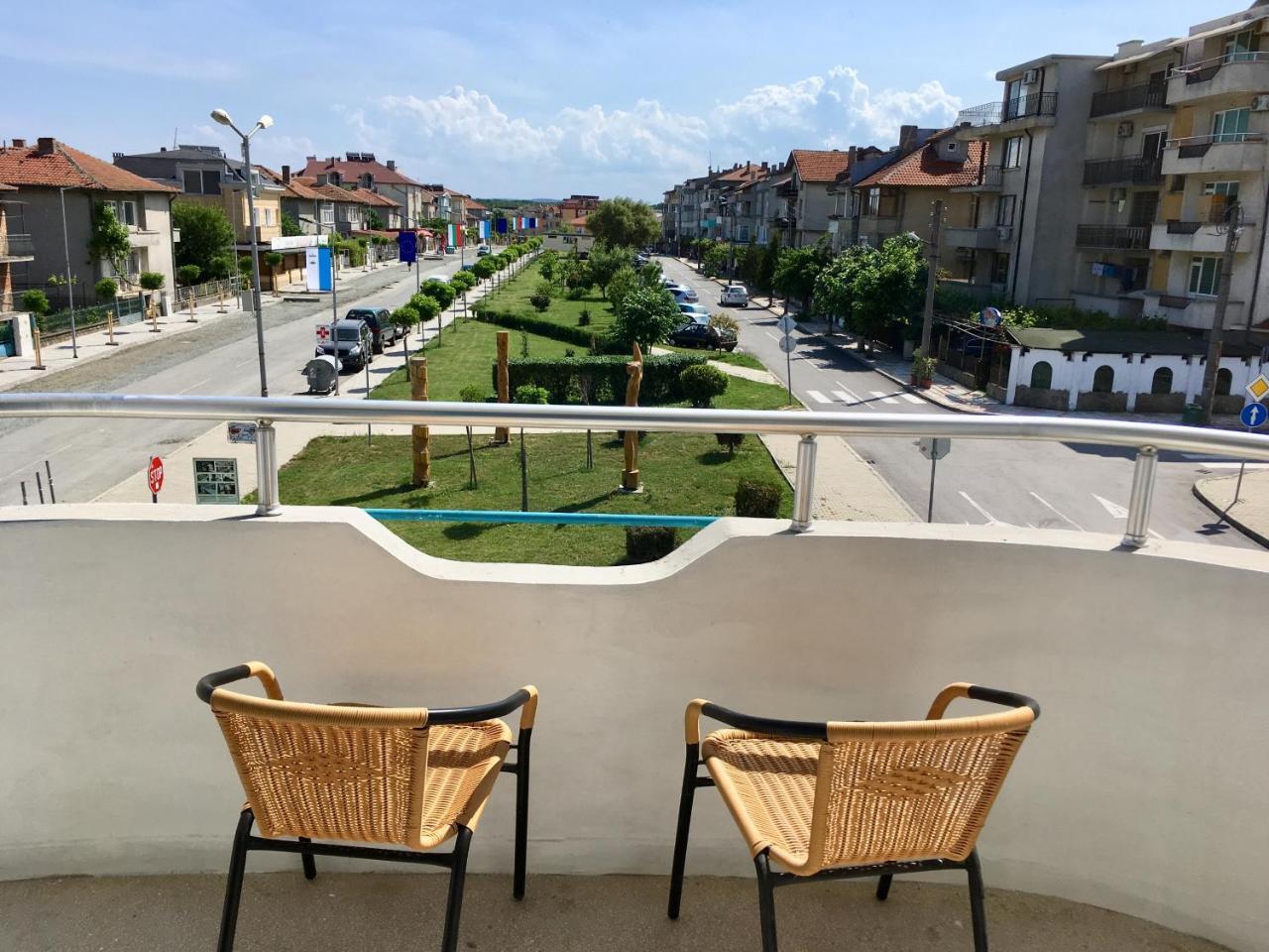 Alba Family Club Hotel Primorsko Ngoại thất bức ảnh