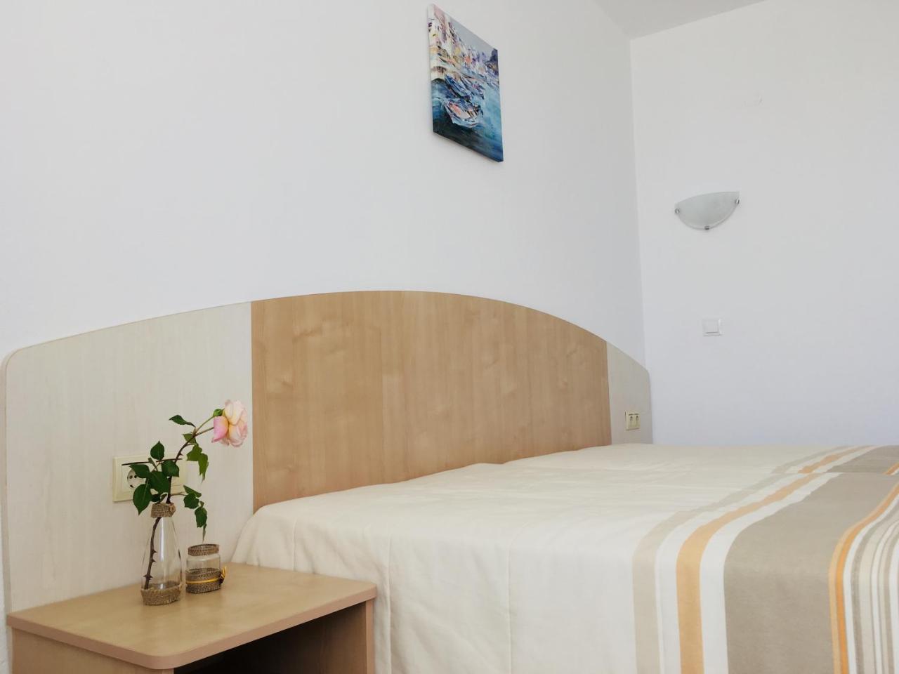 Alba Family Club Hotel Primorsko Ngoại thất bức ảnh