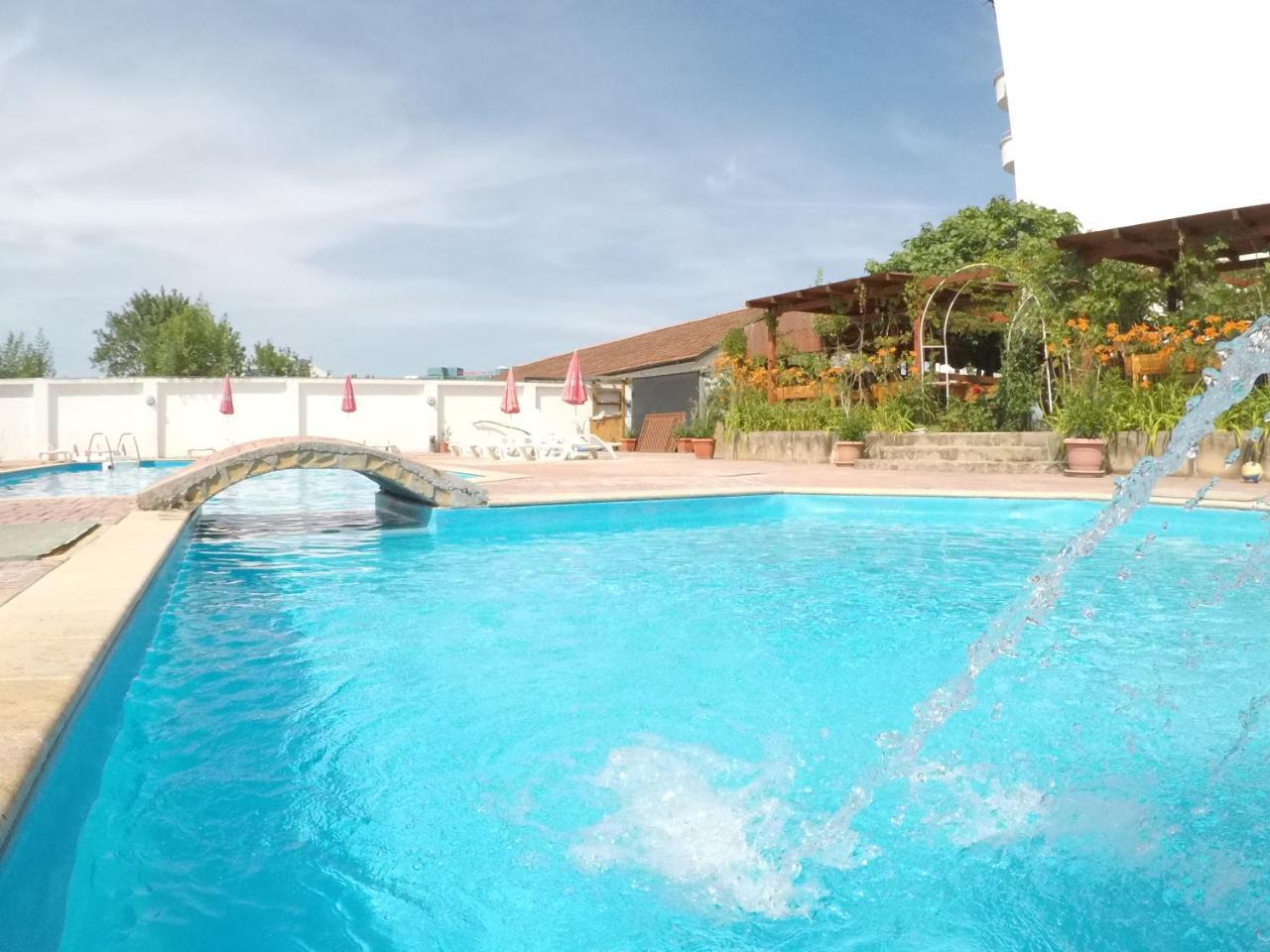 Alba Family Club Hotel Primorsko Ngoại thất bức ảnh