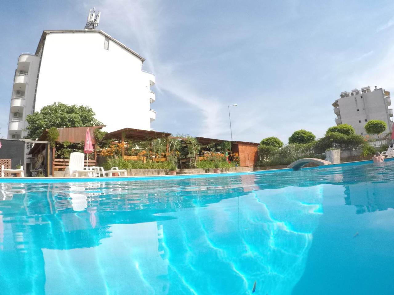 Alba Family Club Hotel Primorsko Ngoại thất bức ảnh