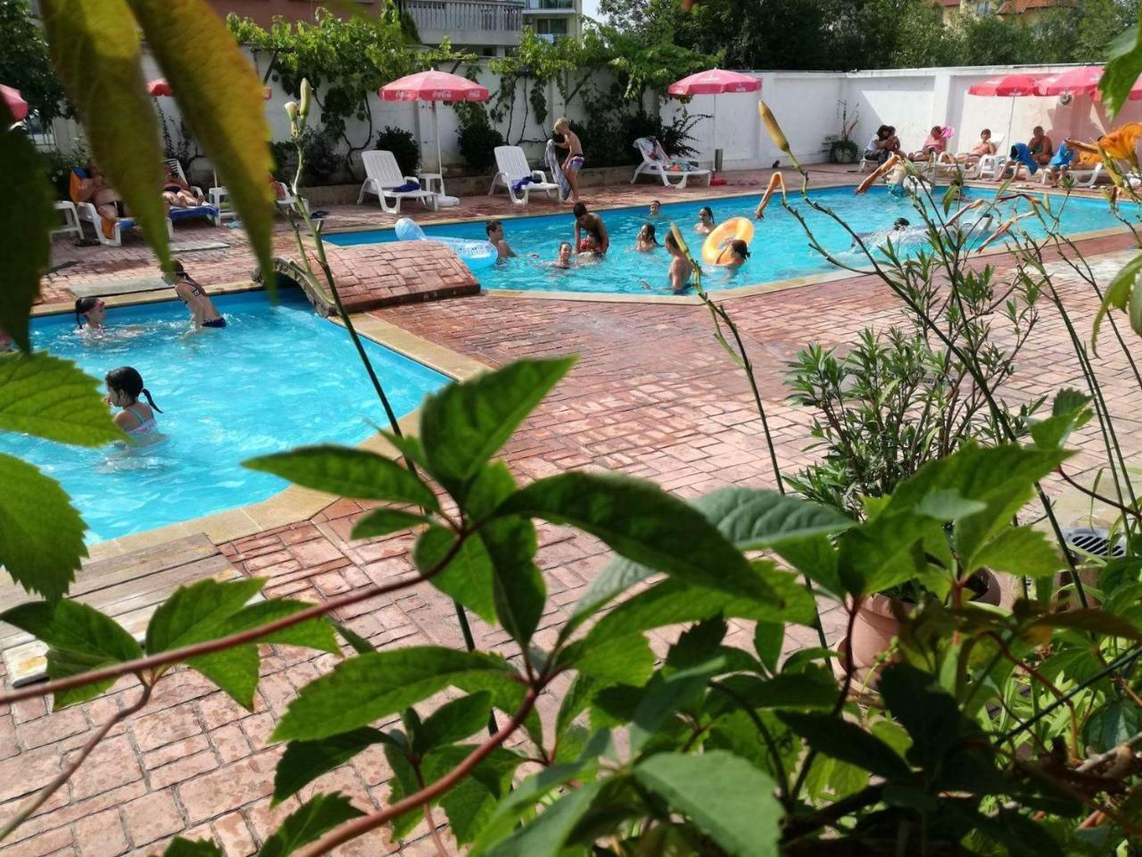 Alba Family Club Hotel Primorsko Ngoại thất bức ảnh