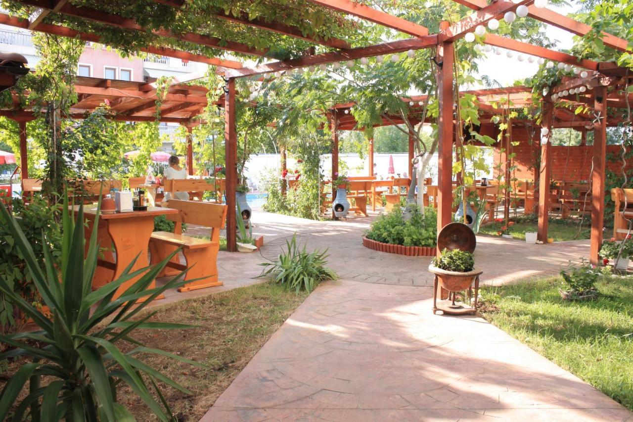 Alba Family Club Hotel Primorsko Ngoại thất bức ảnh