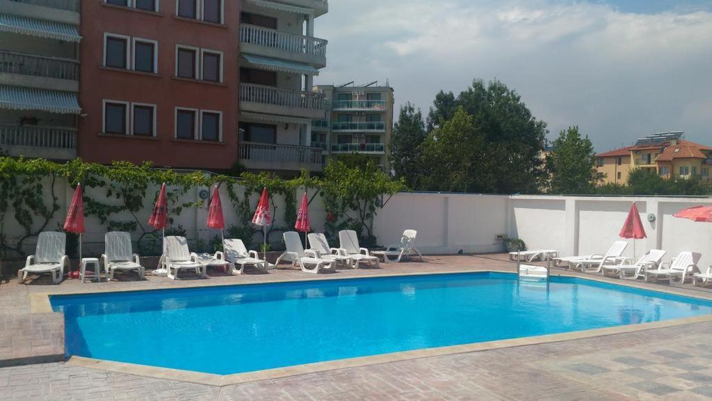 Alba Family Club Hotel Primorsko Ngoại thất bức ảnh